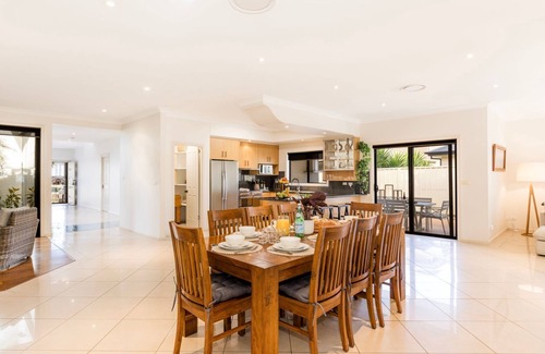 St. Georges Basin House | The Atrium by Experience Jervis Bay
