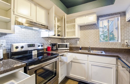 Casa Grande Apartment | The Avenida Condominiums
