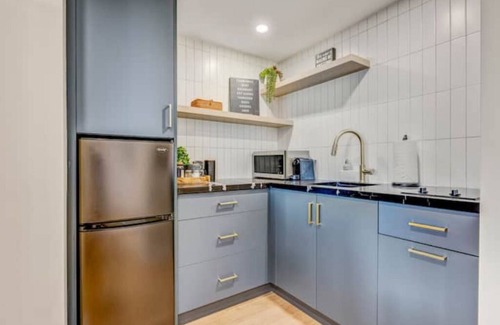Rathwood Apartment | The Bachelor