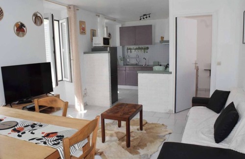 Forges Apartment | The Bangor Coon Apartment Liouba