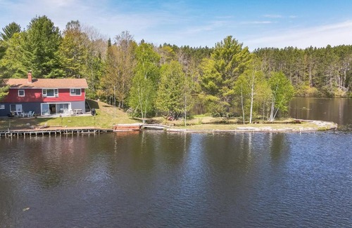 Onaway House | The Banks - Secluded WATERFRONT gem! Kayaks and Canoes included! home