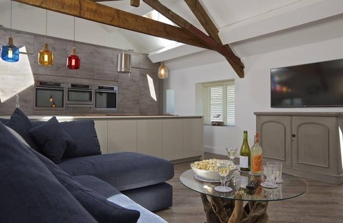 Torcross House | THE BARN, 20 AT THE BEACH, family friendly in Torcross
