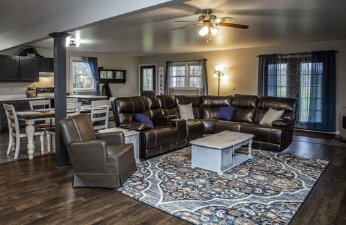 Blissfield House | "The Barn at Sunset Lane" - Spacious 4BR Home on 16 Acres