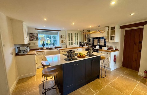 Henley-on-Thames House | The Barn in the Chilterns
