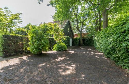 Sleeuwijk House | The Barn