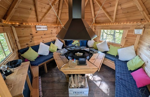 Mantoche Cottage | The Barrel: Unique stay for two by the Saône River