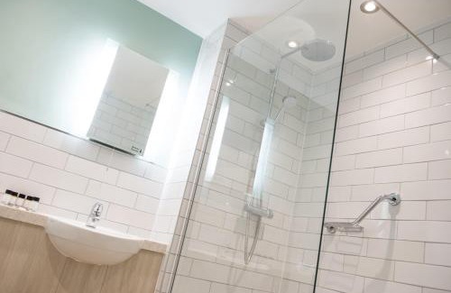 Oakley Hotel | The Beach Arms by Innkeeper's Collection
