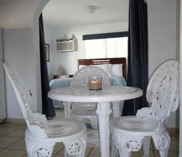 Campamento Pinones House | The Beach Guesthouse