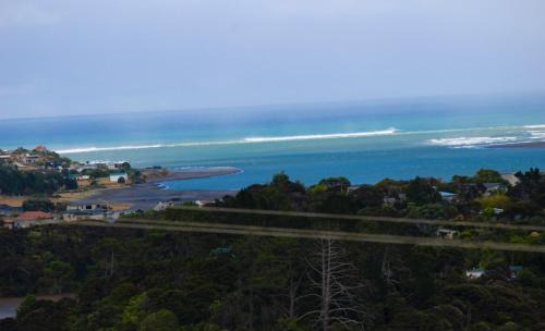 Raglan Apartment | The Beach House on the Hill