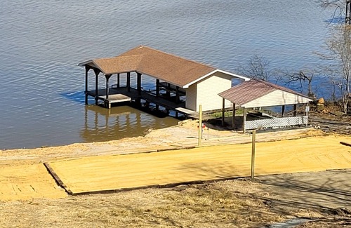 Louisa House | The Beach @ Lake Anna, Waterfront house with lots of room, sand volleyball, etc