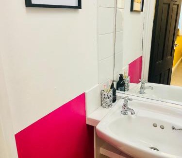 Littlehampton Apartment | The Beach Retreat - A Bijou Seaside Maisonette
