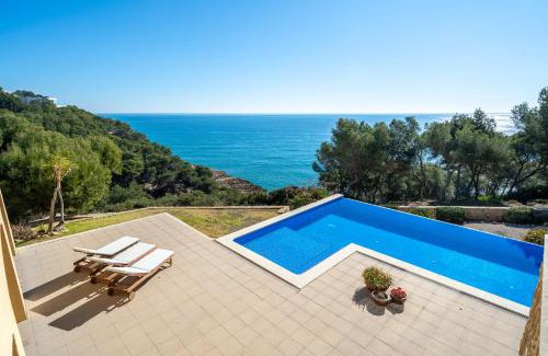 Tamarit Villa | The beauty of Cala Tamarit