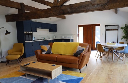 Norley Cottage | THE BEECHES, romantic, character holiday cottage in Norley
