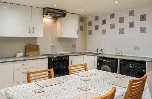 East Kirkby House | The Beehive