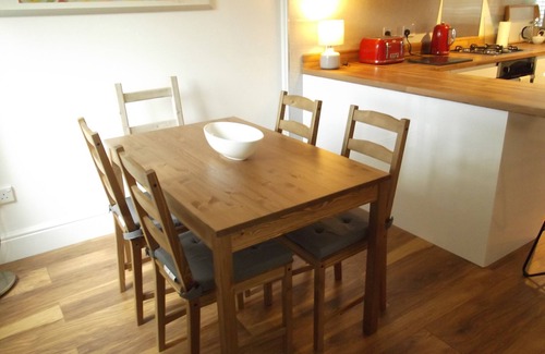 Marston Green House | The Berwick - Stylish 3 Bed House 5 mins from NEC Genting & BHX