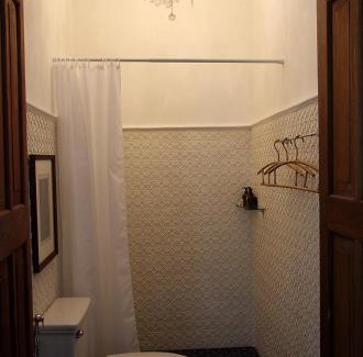 San Chao Pho Suea Bed & Breakfast | The Bhuthorn Bed & Breakfast