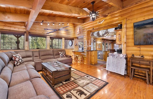 Big Bear Cabin | The Big Bear Fox Lodge - Indoor Pool, Hot Tub, Games & Family Retreat