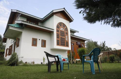 Harwan House | The Bilt farmhouse
