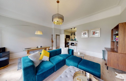 Prince's Apartment | The Black Dog Pub APT - Modern 2 Bed Flat - 6 mins from Vauxhall station