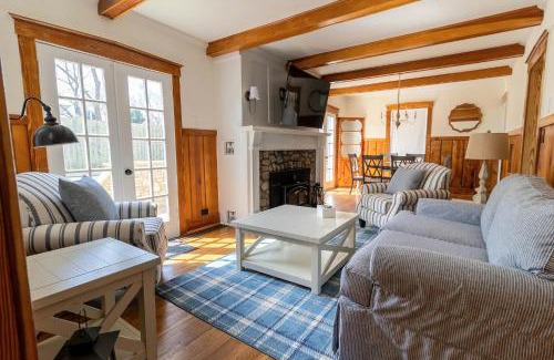 Augusta House | The Blake Cottage by StayLage