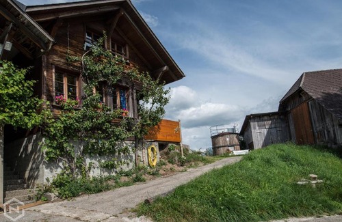 Eriz House | The Blossom House