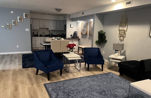 Foxcroft Square Condo | The Blue Gem Close To Philly