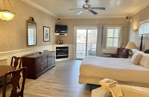 La Porte Hotel | The Blue Heron Inn