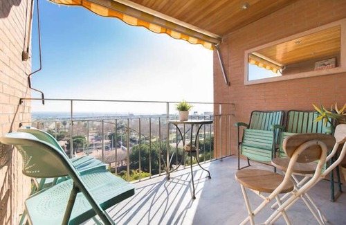 La Vila Olimpica del Poblenou Apartment | THE BLUE HOUSE otherwise discover Barcelona which sees the sea from the terrace