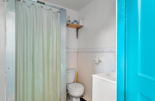 Ocean Beach Hotel | The Blue Parrot Guest House