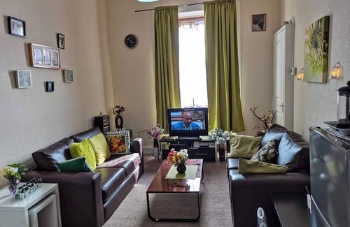 Leith Apartment | The Blue Place