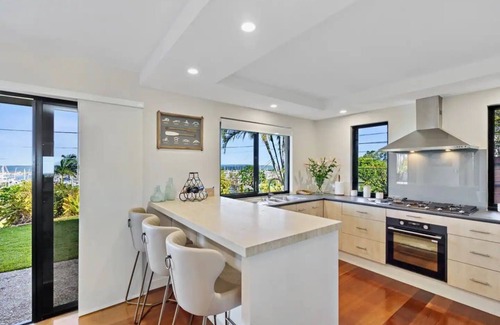 Manly House | The Boat House - Luxury & Panoramic Harbour Views