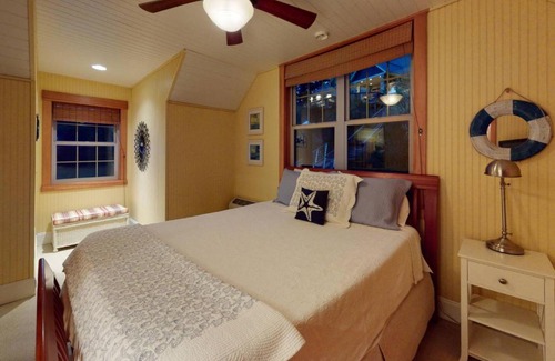 Lakeside House | The boat house