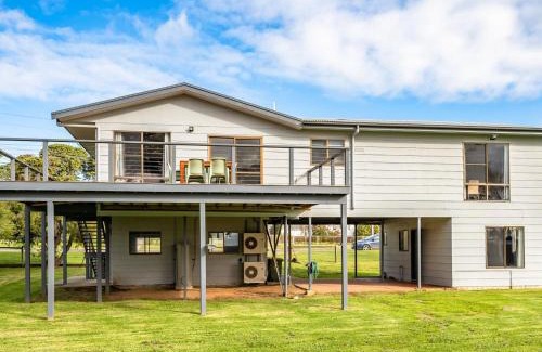 Corinella House | The Boat Ramp Getaway