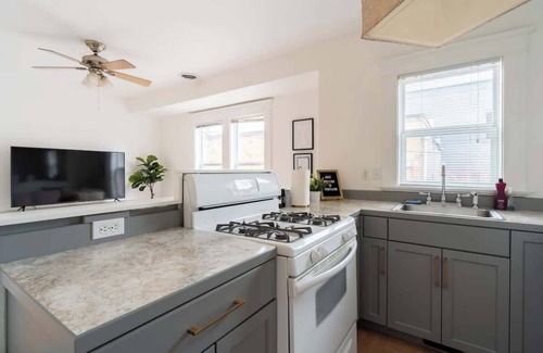 Overlook Apartment | The Bohemian Spirit - Live Music, Eateries, Bars