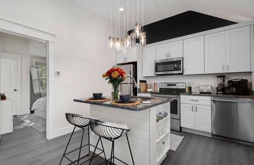Colington Apartment | The BoHo Bungalow - Updated Space Close To Beach!