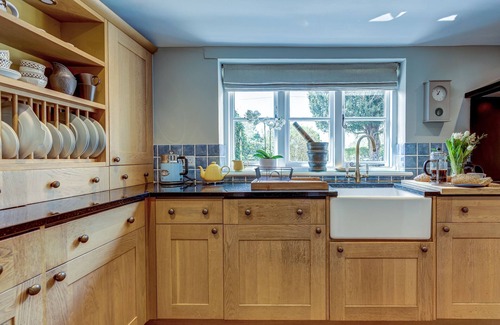 Nuneham Courtenay Cottage | The Bolthole | Oxfordshire Holiday Let | 2 Beds & Sleeps 3