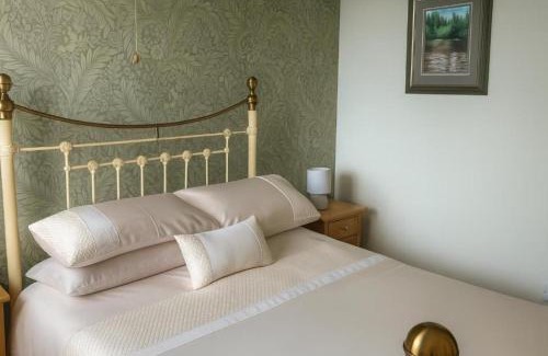 Peterchurch Bed & Breakfast | The Boughton Peterchurch - Pub Grub & B&B