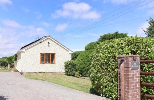 Overton-on-dee House | The Brambles