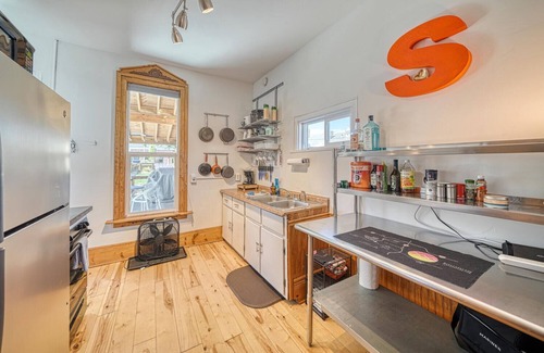Salida Apartment | The Brick Unit B on F st Downtown Salida!
