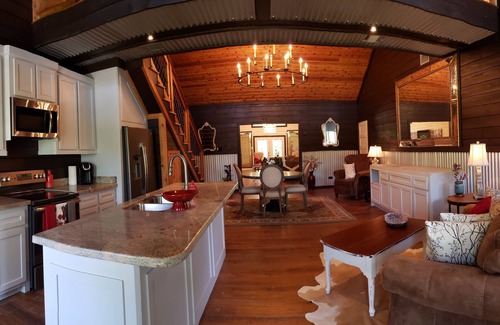 Montgomery House | The Bridge House located in an Beautiful RV Resort near Lake Conroe.
