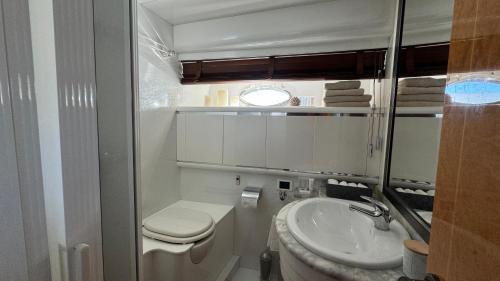 Antibes City Centre Boat Rental | The Bridge - your dream holiday in Antibes