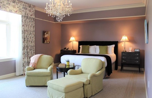 Stratford Hotel | The Bruce Hotel
