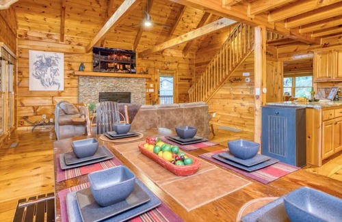 Mineral Bluff Cabin | The Bucking Bison-Pets, private, hot tub, gameroom