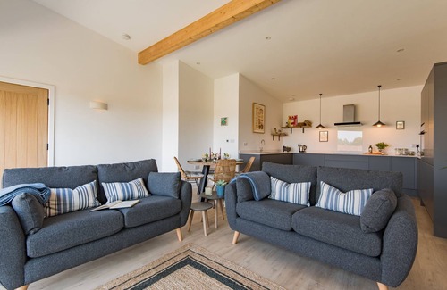 Ashford Cottage | The Bull Pen by Bloom Stays - a holiday let that sleeps 4 guests in 2 bedrooms