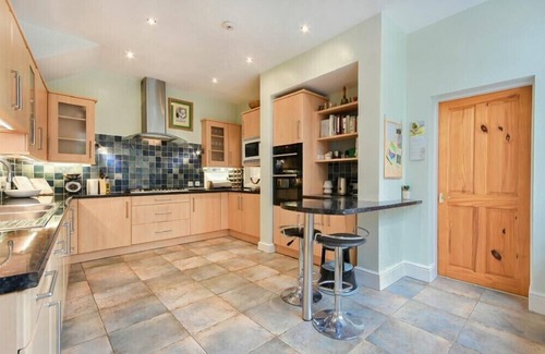 Warkworth Cottage | THE BURGAGE HOUSE, pet friendly, with a garden in Warkworth