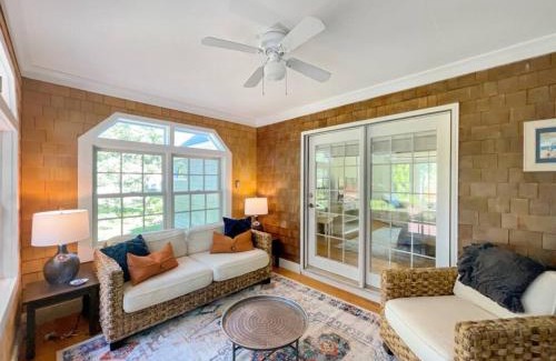 Lagoon Heights House | The Burkeshire Manor - Charming Family Home