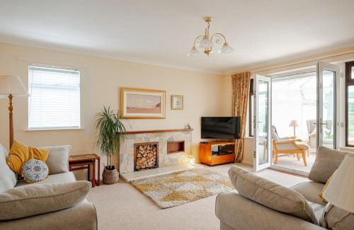 Templepatrick House | The Burrow, a Spacious Bungalow in Heart of NI