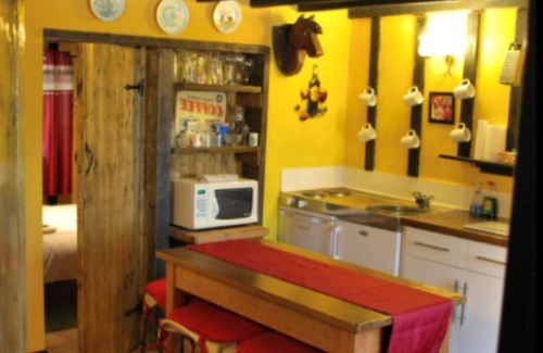 Yarm Cottage | THE BYRE COTTAGE SLEEPING 4 NEXT TO FOX COVERT PUB YARM B&B. S/C.