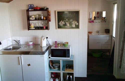 Auckland Cottage | The Cabana Half Moon Bay Quiet Private Setting with Panoramic Sea views