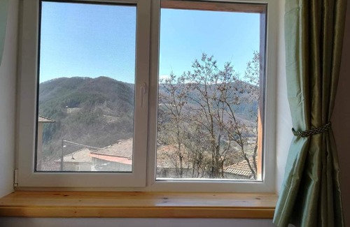 Smolyan House | The Cabbage Patch